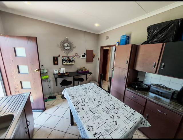 3 BEDROOM HOUSE FOR SALE IN VANDERBIJLPARK SE 6